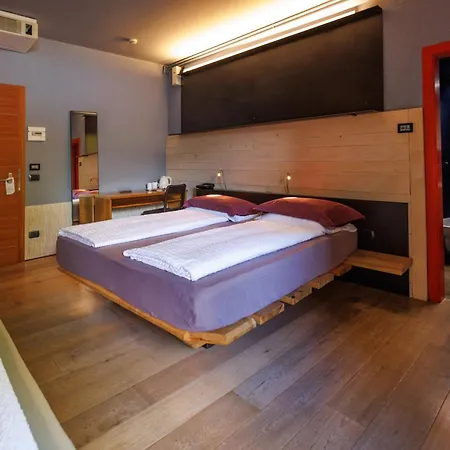 Ambienthotel Primaluna Μαλτσεζίνε