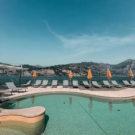 Ambienthotel Primaluna Μαλτσεζίνε