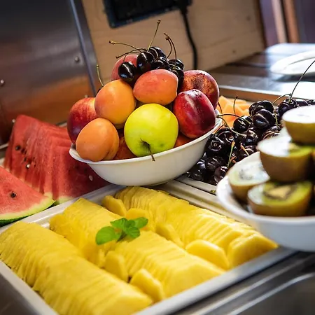 Ambienthotel Primaluna 3s مالتشيزينيه