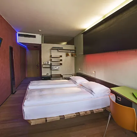 Ambienthotel Primaluna 3s מלון