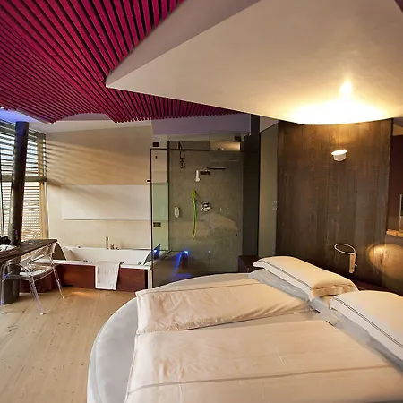 Ambienthotel Primaluna 3s מלון